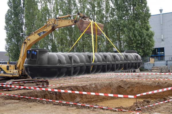 Platte kunststof regenwatertank - 20.000 liter