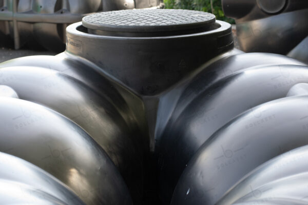 Platte kunststof regenwatertank - 5.000 liter