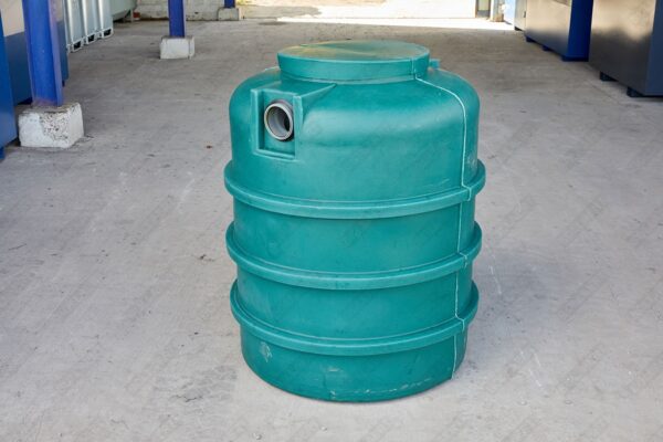 Ondergrondse ronde regenwatertank in kunststof van 1000 liter