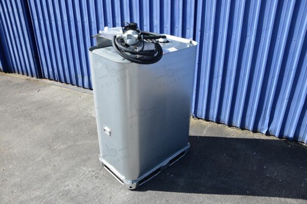 1000 liter tank (verzinkt) voor AdBlue® met pomp (220V)