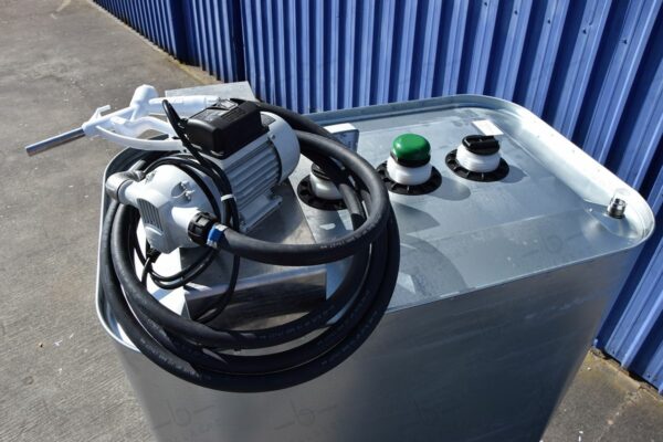 1000 liter tank (verzinkt) voor AdBlue® met pomp (220V)