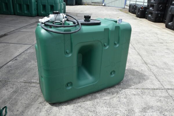 1500 liter tank (kunststof) voor AdBlue® met pomp (220V)