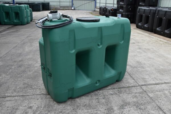 2000 liter tank (kunststof) voor AdBlue® met pomp (220V)