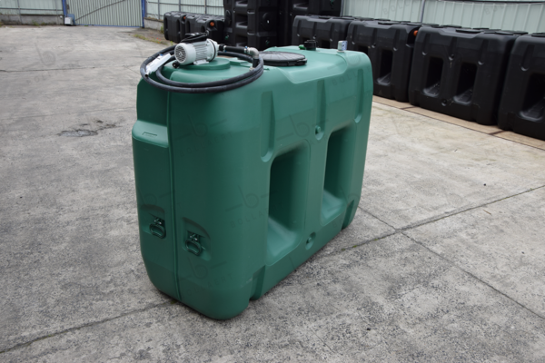 2000 liter tank (kunststof) voor AdBlue® met pomp (220V)