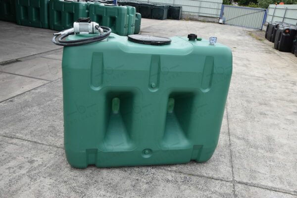 2000 liter tank (kunststof) voor AdBlue® met pomp (220V)