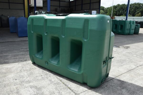 3000 liter tank (kunststof) voor AdBlue® met pomp (220V)