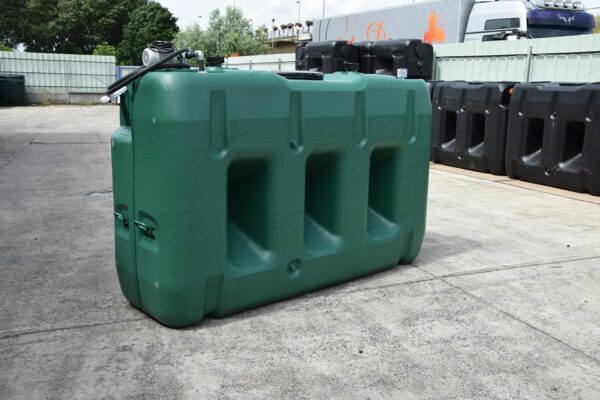 3000 liter tank (kunststof) voor AdBlue® met pomp (220V)