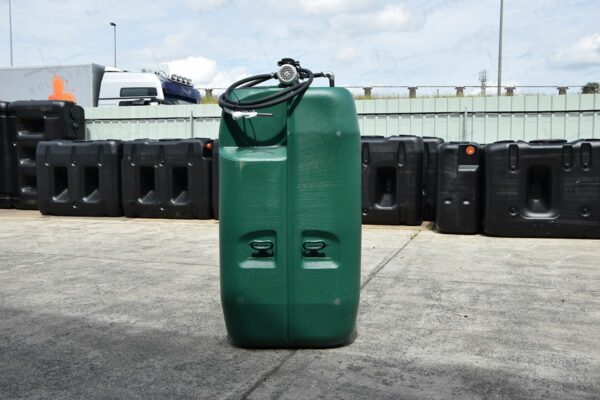 3000 liter tank (kunststof) voor AdBlue® met pomp (220V)