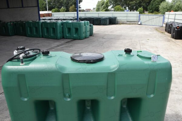 3000 liter tank (kunststof) voor AdBlue® met pomp (220V)