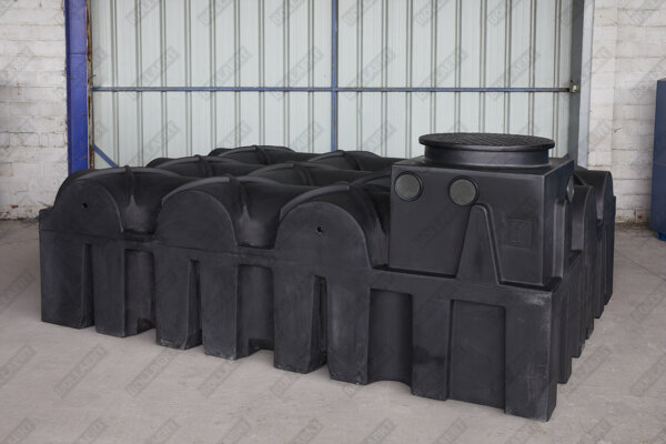 ultraplatte kunststof watertank 5000 liter achterkant