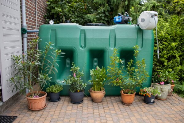 Bovengrondse Rechthoekige Watertank – 3000 liter - met pomp