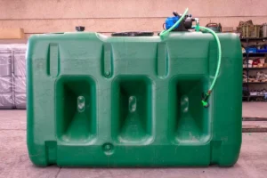 rechthoekige-watertank-met-pomp-3000-2_1200x800-f2dd2f6c